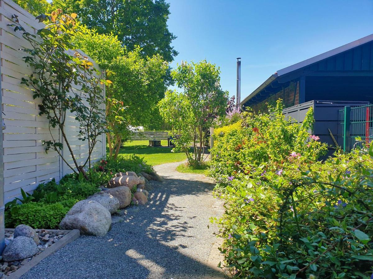 Ferienwohnung am Wald FeWo 04 Balkon, Gartennutzung, Saunanutzung Klein Gelm Exterior foto
